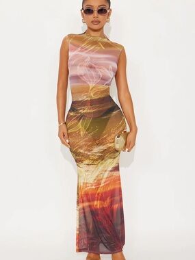Sleeveless Abstract Print Maxi Dress in Multi-Color